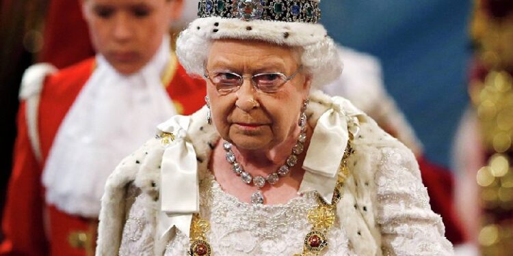 Pas vdekjes së mbretëreshës, kush e trashëgon pasurinë e saj private prej 530 milionë dollarë?