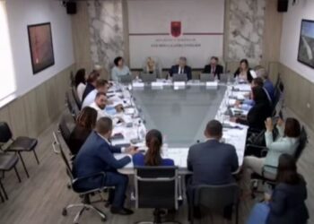 Merret vendimi: Mbi fashën 800 kWh, familjet do të paguajnë 42 lekë