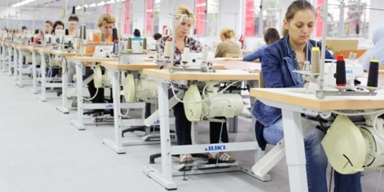 Pagat s’u përgjigjen çmimeve, punëtorët po dalin më të humburit nga kriza e çmimeve