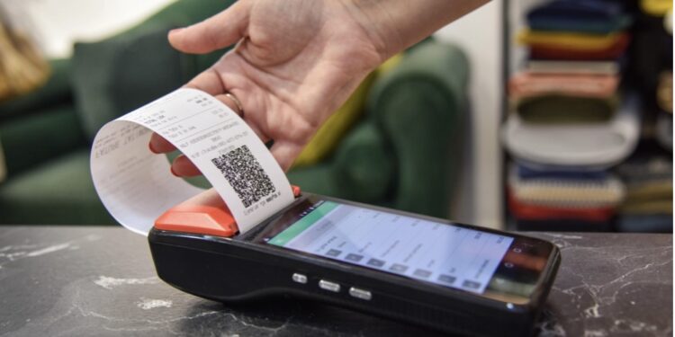 Jo më AKSHI, certifikata e fiskalizimit të bizneseve jepet me PPP