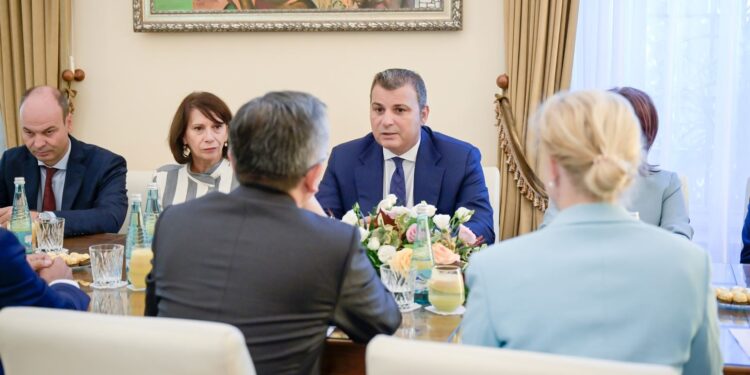 Guvernatori gjatë takimit me FMN: Ekonomia me rritje këtë vit, pavarësisht inflacionit të lartë