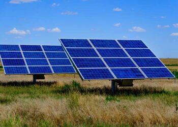 Panelet diellorë, skema sesi shteti do t’i blejë energjinë privatit