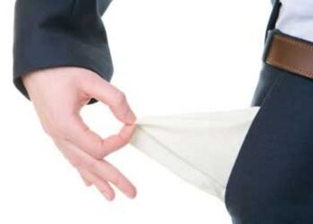 Papunësia ulet tek burrat, rritet tek gratë dhe të rinjtë