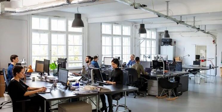 Si të pasuroheni me një punë të zakonshme dhe një pagë normale?!