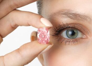 Çmimi i çmendur/ Diamanti rozë mund të kushtojë më shumë se 21 milionë dollarë