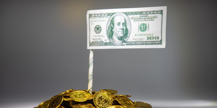 Dollari afër kuotës 119 lekë, niveli më i lartë në 5 vitet e fundit