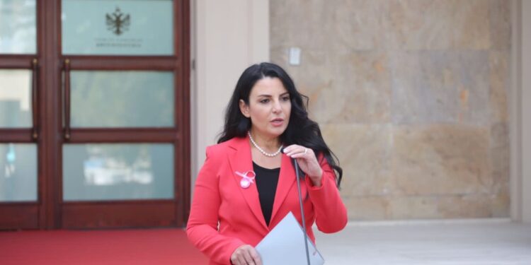 “Ata vendosin çmimin, qeveria nëse ai do të aplikohet”, Balluku shpjegon vendimin e ERE për miratimin e fashës 800 kWh