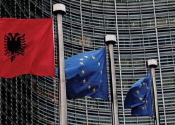 Progres-raporti i KE për Shqipërinë: Kërkohet bashkëpunim me opozitën dhe frenim i pastrimit të parave