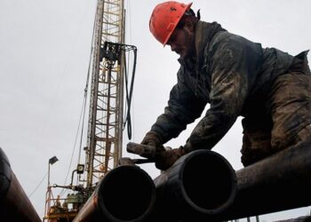 Nafta në bursa zbret në 92 USD për fuçi, rrezik nga recesioni