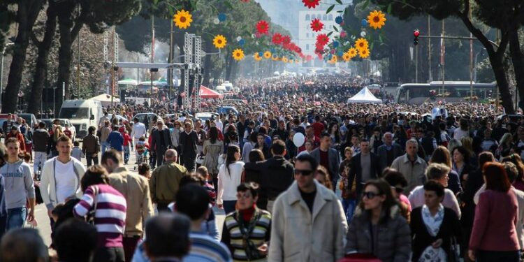 Edhe pse po plaket, Shqipëria ka ende popullsinë e katërt më të re në Europë