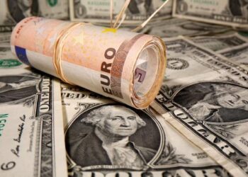 Tronditet dollari, prek nivelin më të ulët që nga qershori