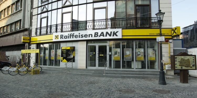Raiffeisen Bank, njoftim të rëndësishëm për klientët