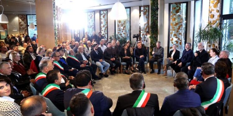 Qeveria lë afat: Aplikimi për menaxhimin e plazheve deri në 30 nëntor