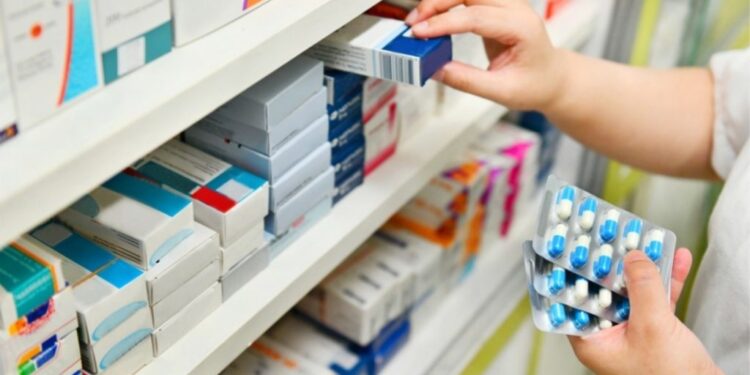 Shqiptarët e sëmurë, vlera e barnave të importuara sa 8-fishi i zarzavateve të blera nga jashtë