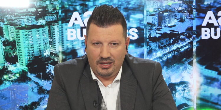 Rënie e euros, kush janë përfituesit? Përfaqësuesi i biznesit: Po pësojmë humbje të thella