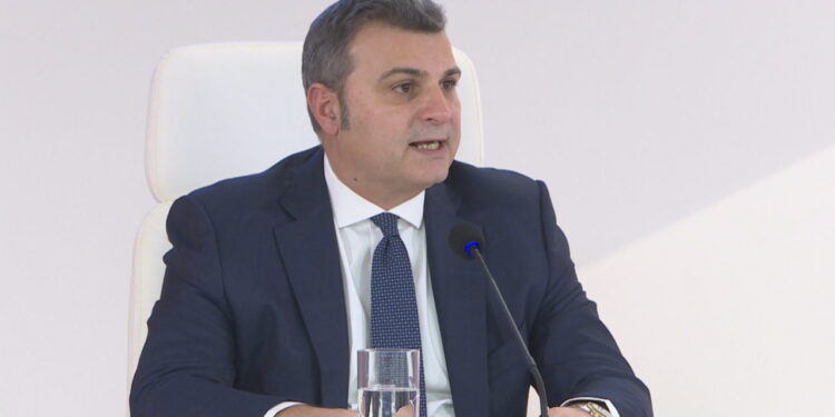 Frenon Banka e Shqipërisë, nuk ndryshon më normën bazë të interesit