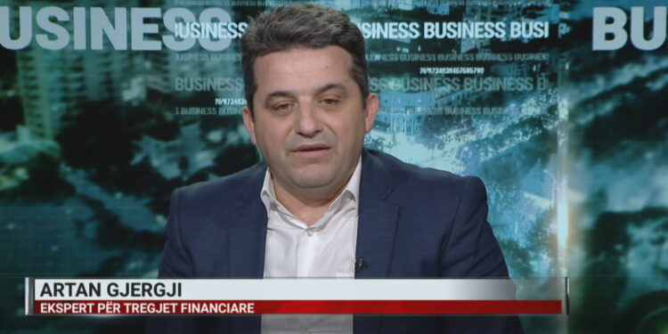 Pse po bie euro? Eksperti zbulon shkaqet