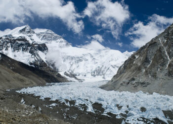 Deri në vitin 2100 mund të shkrijnë dy të tretat e akullnajave