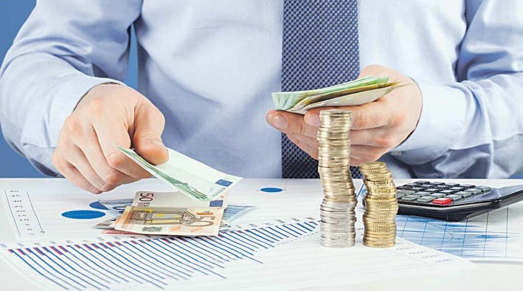 Kriza e interesave godet tregun, bie kërkesa për kredi, rriten huatë me probleme