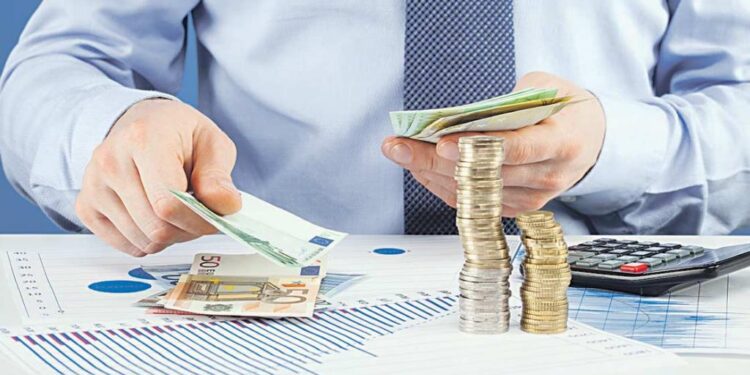 Kriza e interesave godet tregun, bie kërkesa për kredi, rriten huatë me probleme