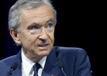 Njihuni me njeriun më të pasur në botë. Arnault frymëzohet nga Steve Jobs dhe Warren Buffett
