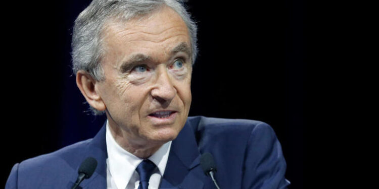 Njihuni me njeriun më të pasur në botë. Arnault frymëzohet nga Steve Jobs dhe Warren Buffett