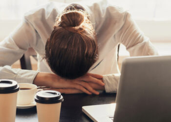 Orët më të gjata të punës në Europë i kanë meshkujt e femrat shqiptare