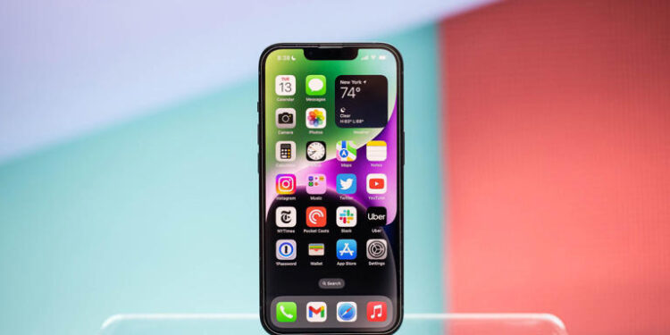 Shitjet e telefonave inteligjentë pësojnë rënien më drastike nga 2013