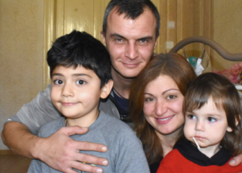 Dita e Sëmundjeve të Rralla thekson urgjencën në Ukrainën e shkatërruar nga lufta