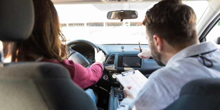 Zbardhet draftmarrëveshja për tarifat e reja të patentave: Dakordësimi i nevojshëm për rregullimin e tregut të autoshkollave