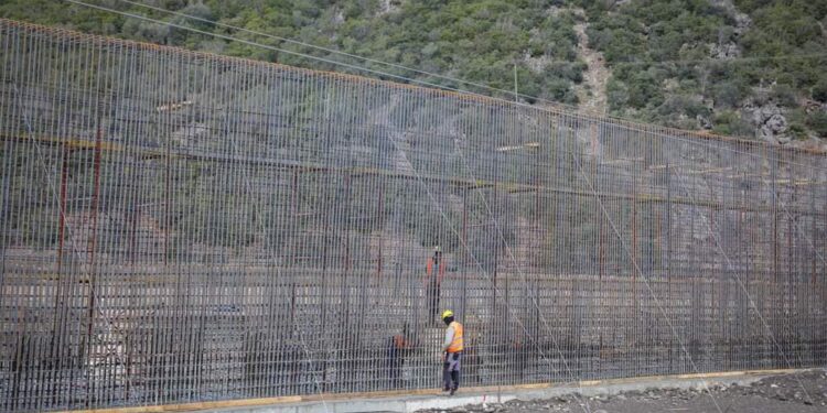 Rama e nis ditën me pamjet nga kantieri, ja çfarë poston