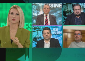 Shqiptarët në spiralen e borxheve, ekspertët: Tani merren për të mbijetuar, nuk ka më investime afatmesme