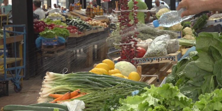 Bie inflacioni, por çmimet e ushqimeve mbeten të larta