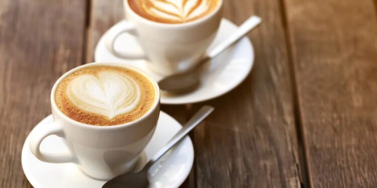 Shqipëria, e treta në Europë për numrin e lartë të kafeneve, ia kalon Spanjës e Italisë