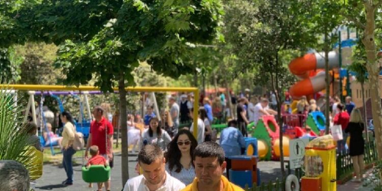 Të dhënat alarmante të Eurostat: Shqiptarët nuk argëtohen dot, të fundit në Europë