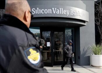 Bie ndjeshëm vlera e aksioneve të bankave në botë