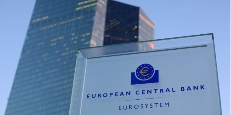 Shtrenjtohet euro, Banka Qendrore Europiane rrit me 0.5% normat e interesit