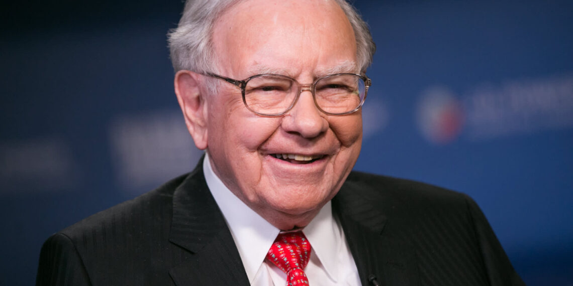 Dëshironi të rrisni fëmijë të suksesshëm? Warren Buffett ndau këtë këshillë me 5 fjalë
