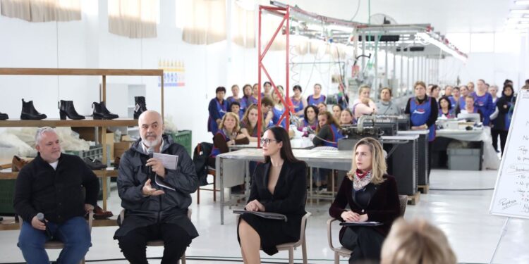 Dialogu me sipërmarjen, Ministrja e Financave: Rritja e pagave do të vazhdojë, jetesë dinjitoze për punonjësit