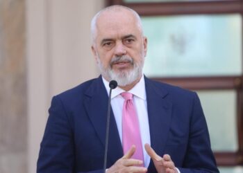 Premtimi i Ramës: Paga mesatare do të bëhet 900 euro