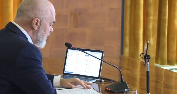 TEMA E JAVËS/ Pikëpyetjet që shoqërojnë rritjen e pagës minimale