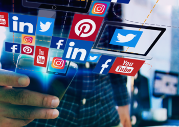 A po na bëjnë mediat sociale më pak shoqëror dhe më shumë të vetmuar?