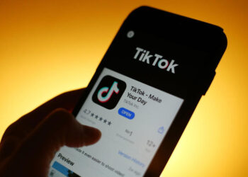 Franca i bashkohet vendeve që ndalon përdorimin e Tik Tok në telefonat zyrtarë