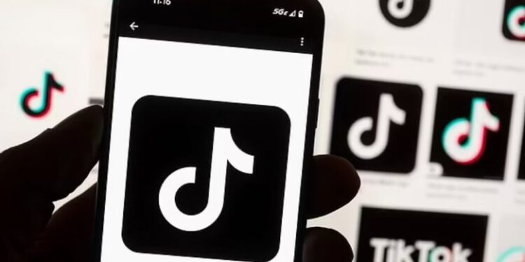 Bie TikToku, përdoruesit nga e mbarë bota nuk po mund ta përdorin