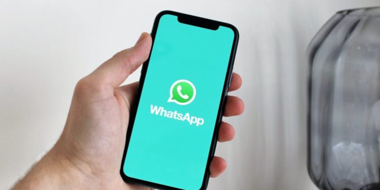 WhatsApp jep zgjidhjen për “të hequr qafe” grupet e vjetra