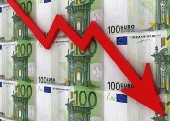 Burimet informale zbresin euron në rekordin e ri 112 lekë