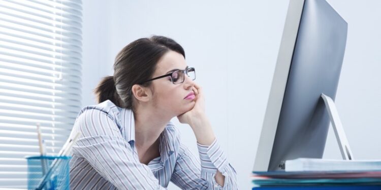 Gjërat e kota që dëmtojnë produktivitetin në punë