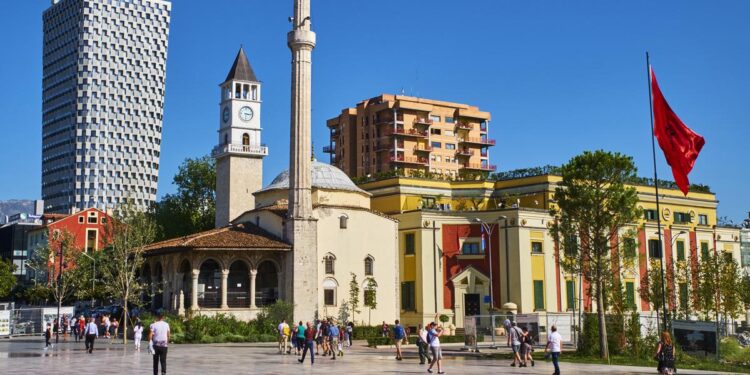 Paradoksi i premtimeve elektorale, rritje pagash e pensionesh për zgjedhjet vendore