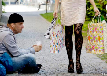 Pse është thelluar pabarazia? Shpjegimi i thjeshtë për të kuptuar pse janë shtuar të varfërit