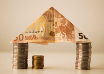 3 zakonet që trajnojnë trurin tuaj për të fituar më shumë para